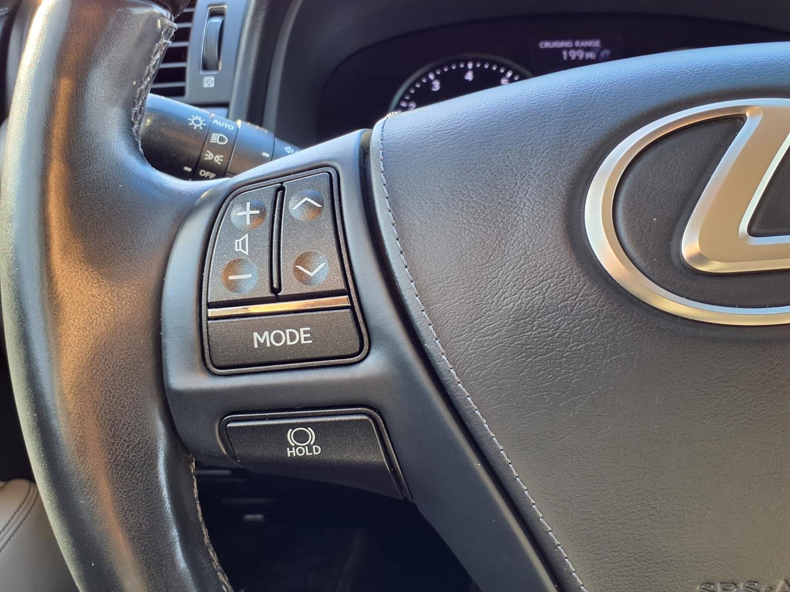 Used 2015 Lexus LS 460 w/ Comfort Package image 16