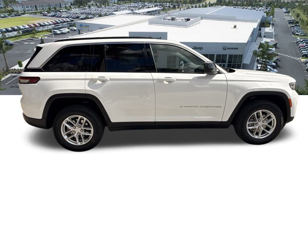 New 2026 Jeep Grand Cherokee Laredo AWD/4WD image 3