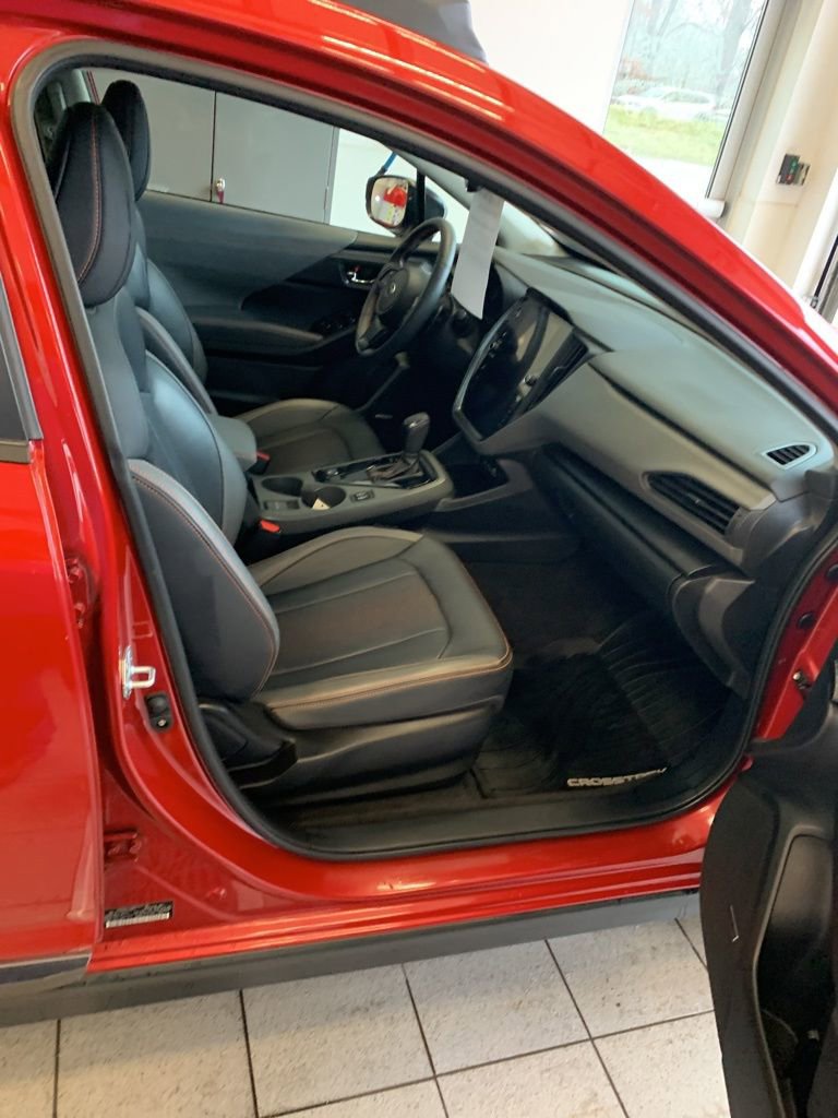Used 2024 Subaru Crosstrek 2.5i Limited w/ Crosstrek Mirror Package AWD/4WD image 13