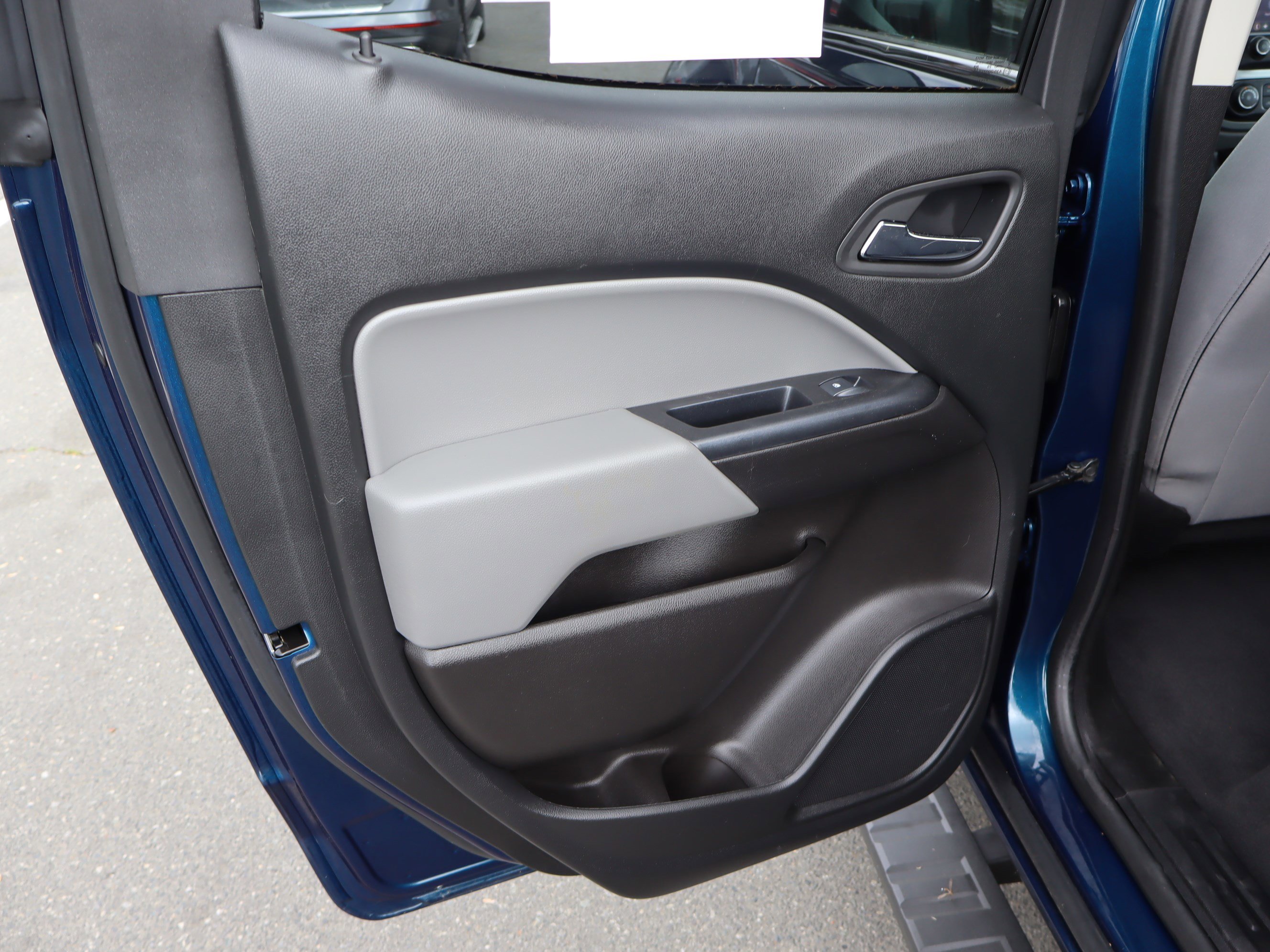 Used 2020 Chevrolet Colorado LT image 33