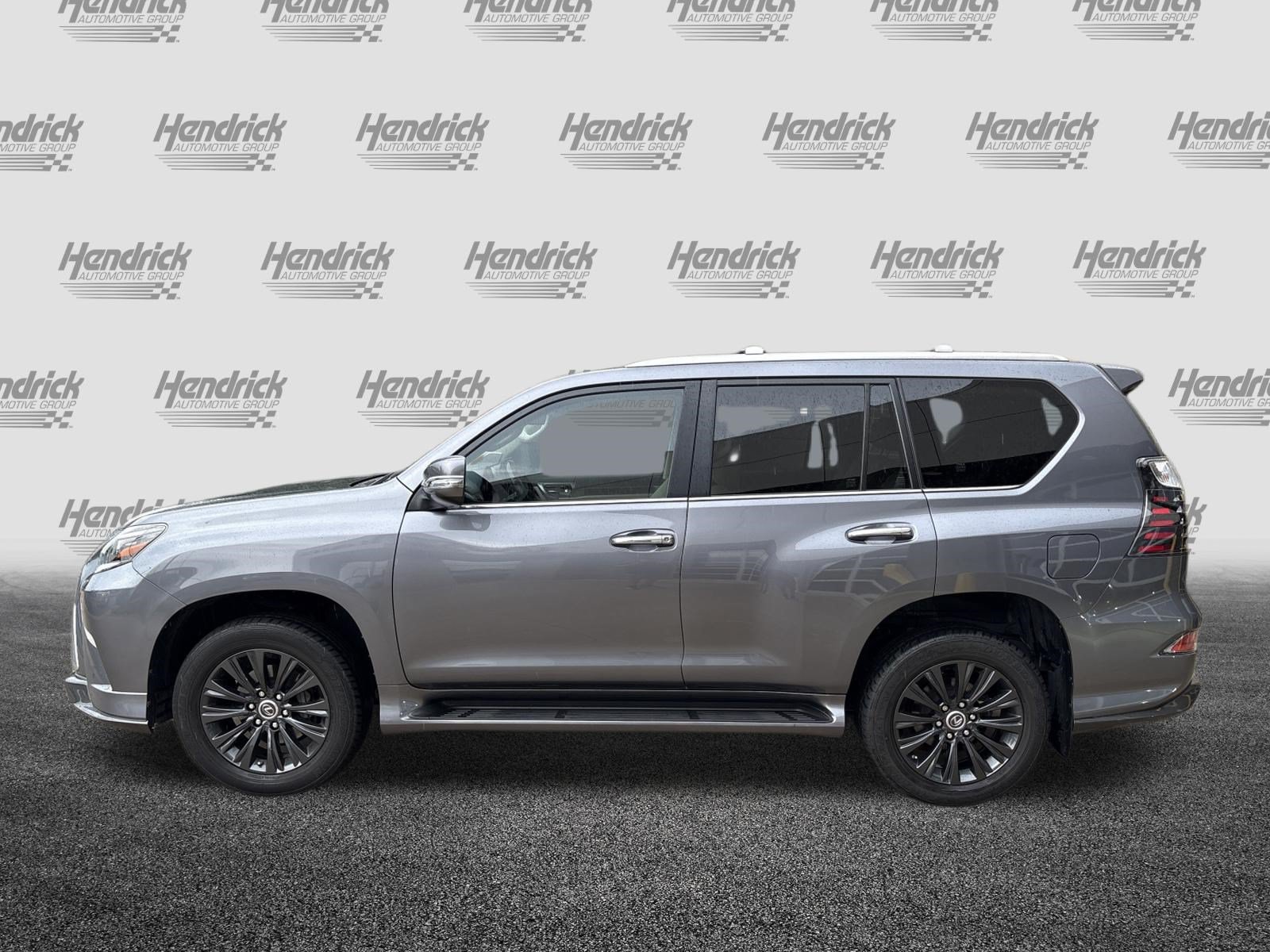 Used 2023 Lexus GX 460 Premium w/ Accessory Package AWD/4WD image 7