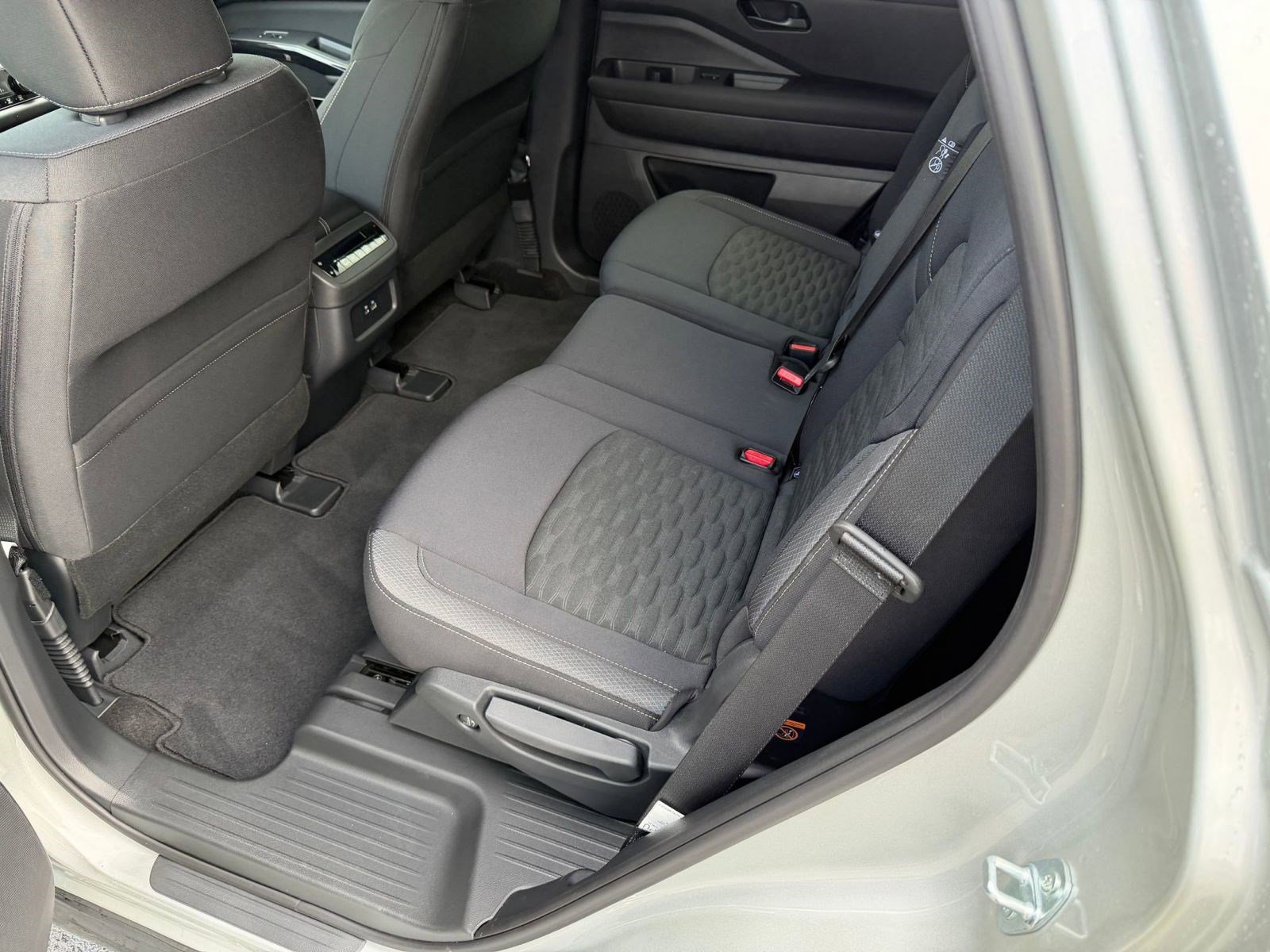 Certified 2025 Nissan Pathfinder SV image 14