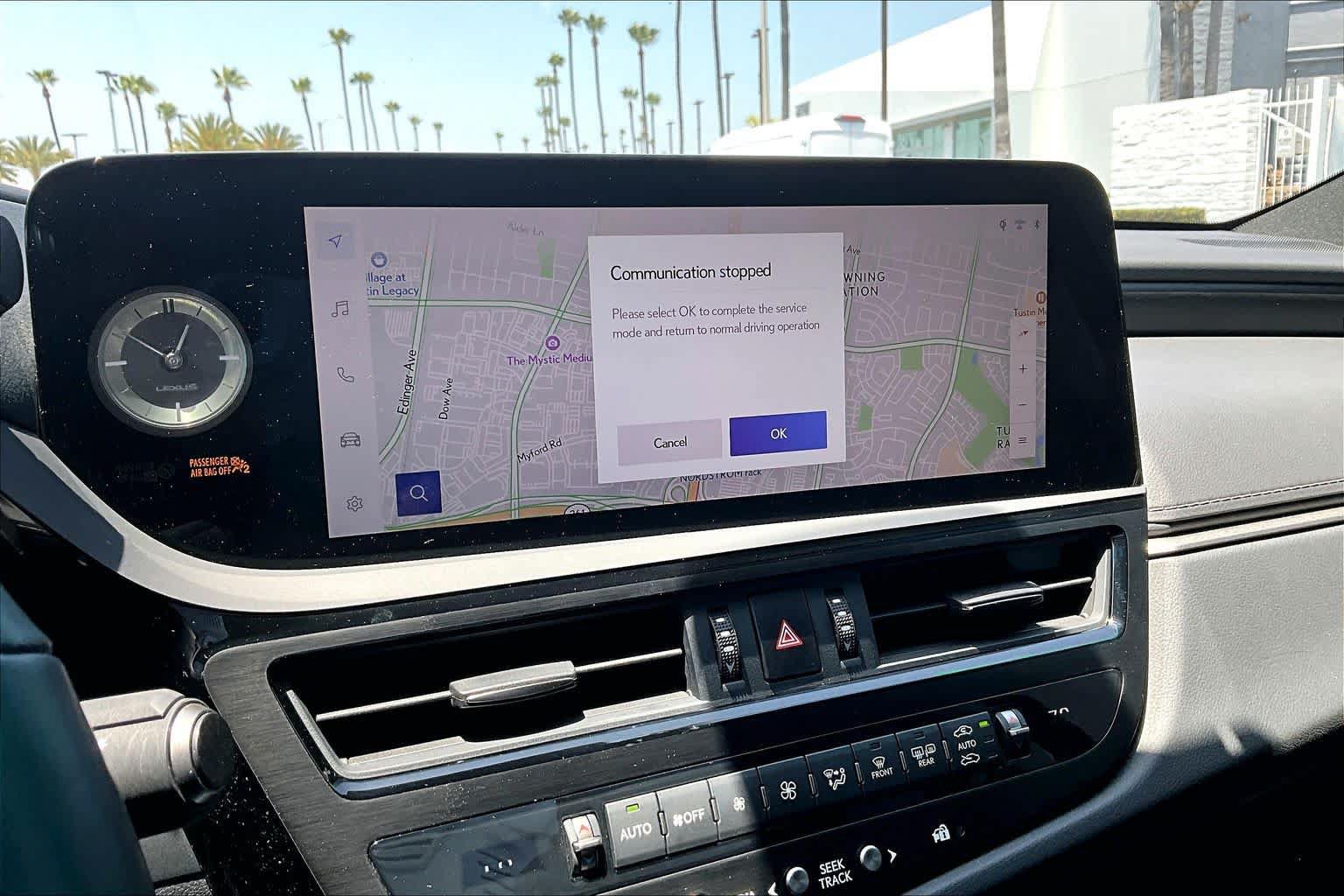 Used 2025 Lexus ES 300h w/ Premium Package FWD image 33