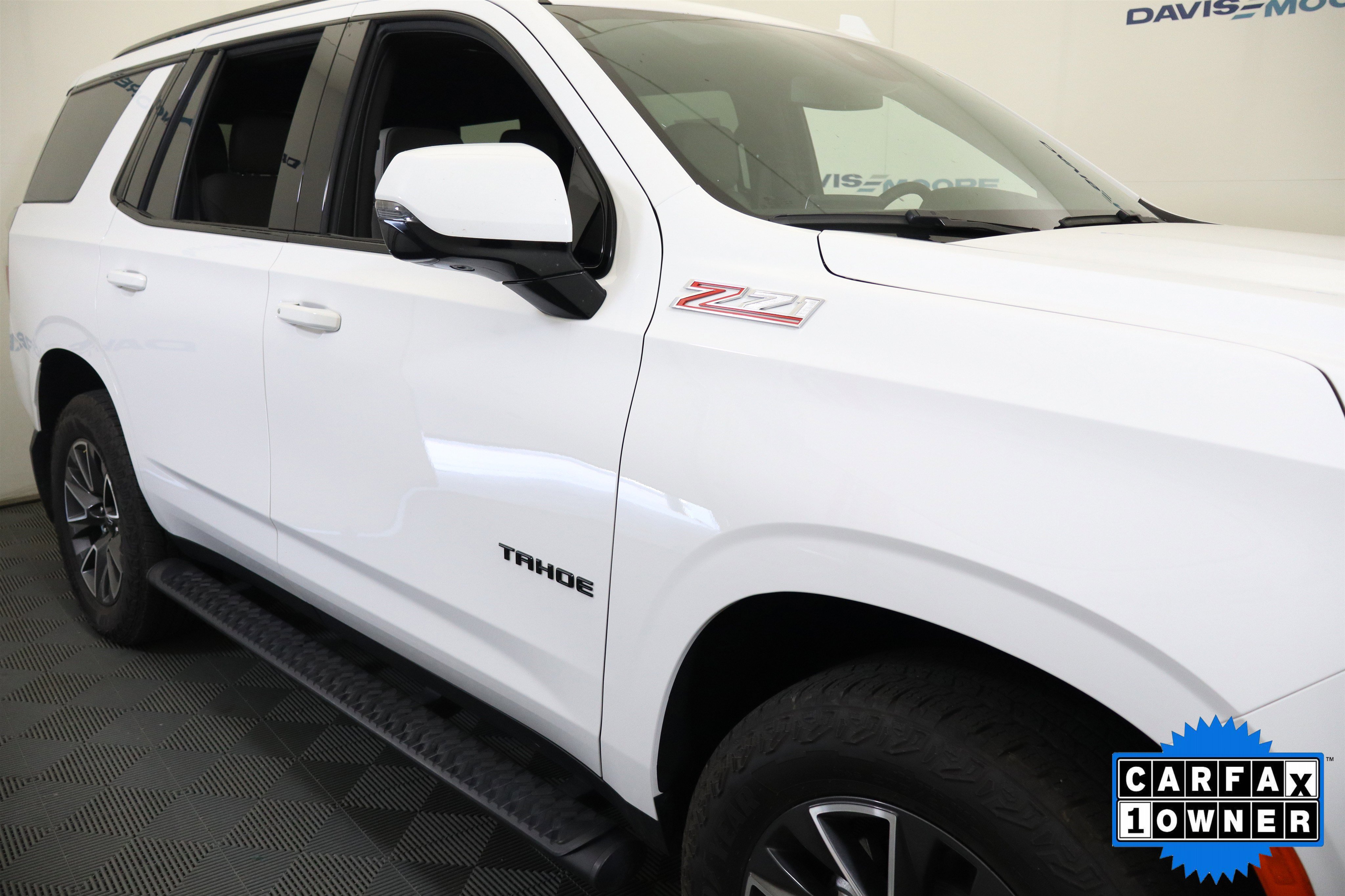 Used 2023 Chevrolet Tahoe Z71 w/ Luxury Package AWD/4WD image 4