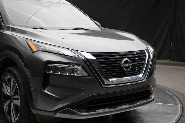 Used 2023 Nissan Rogue SL w/ SL Premium Package image 3