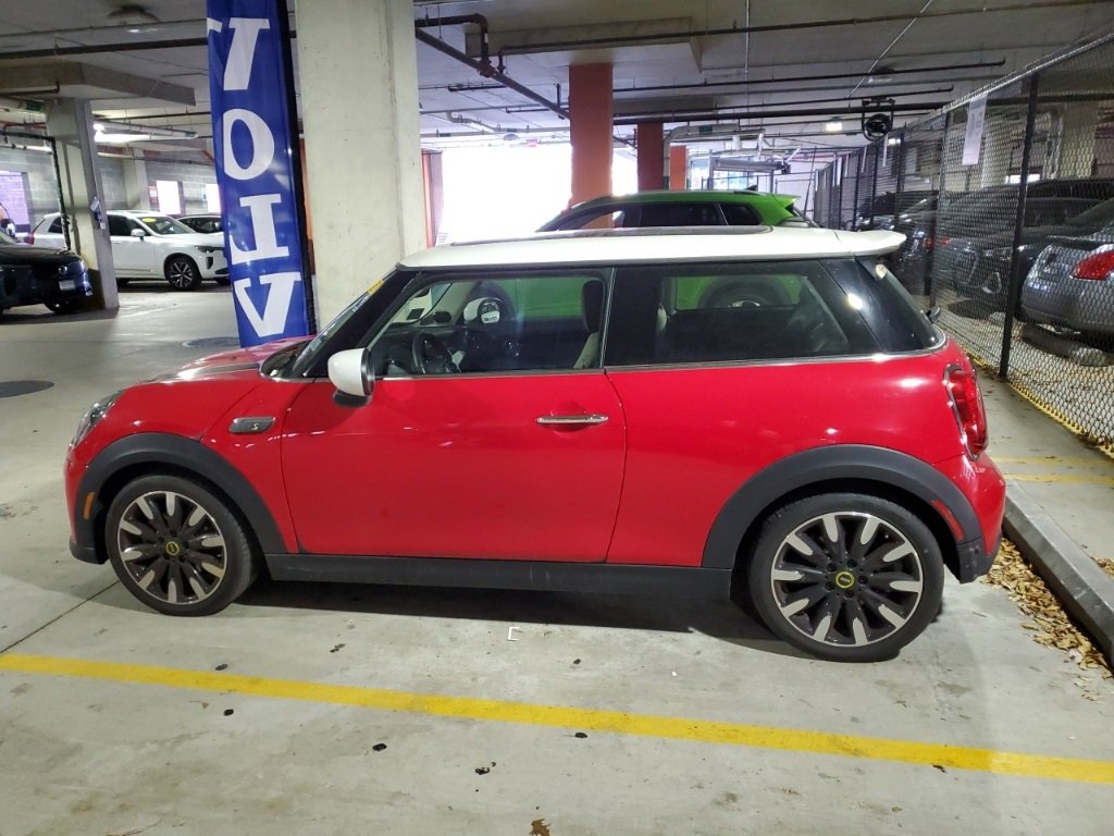 Used 2023 MINI Cooper SE image 2
