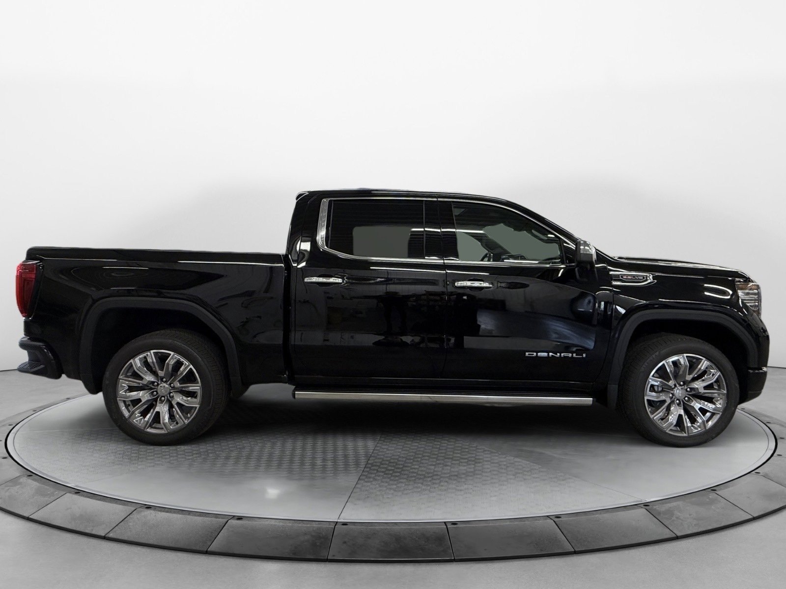 New 2026 GMC Sierra 1500 Denali w/ Denali Reserve Package AWD/4WD image 2
