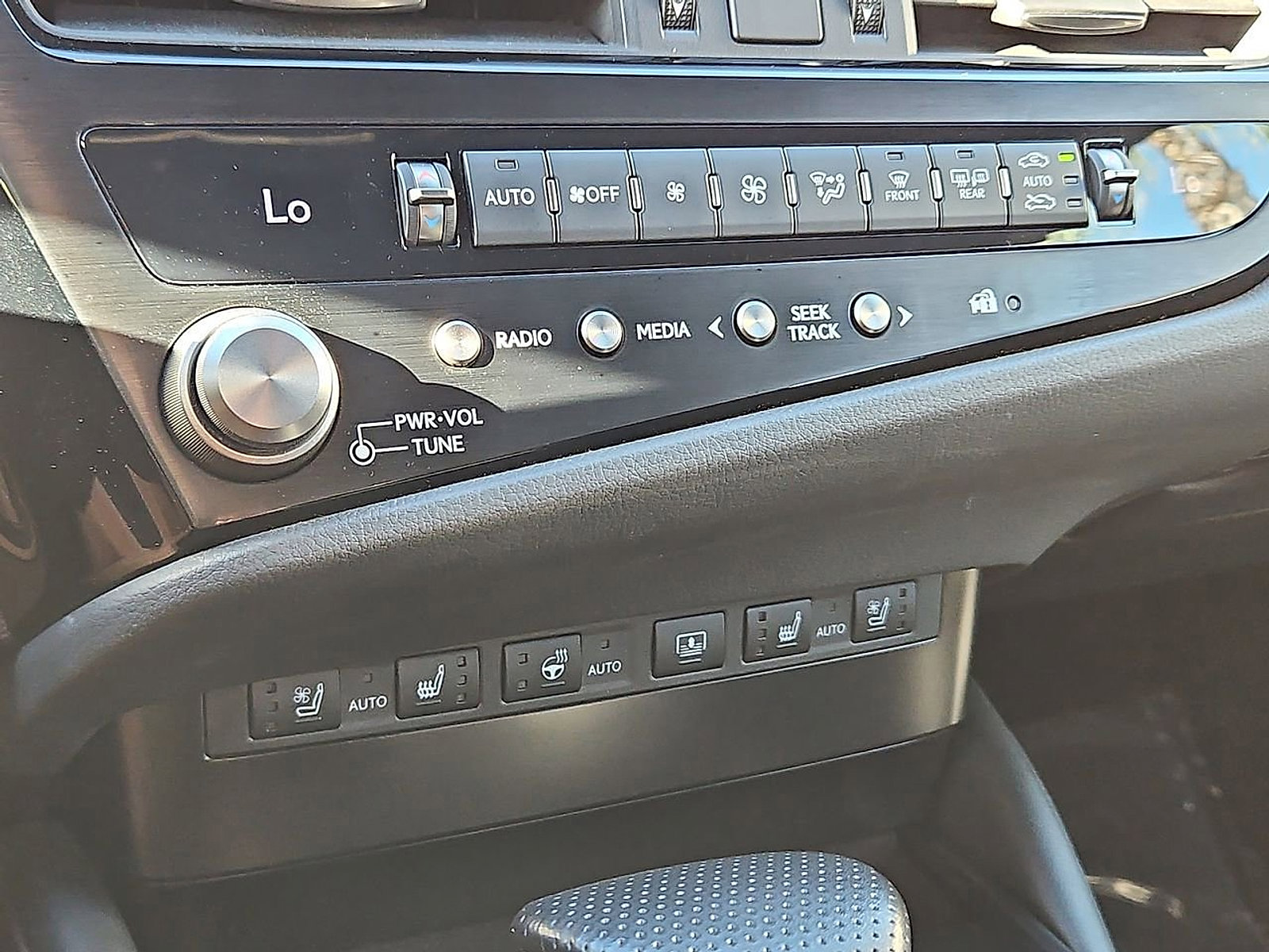 Certified 2024 Lexus ES 300h F Sport image 28