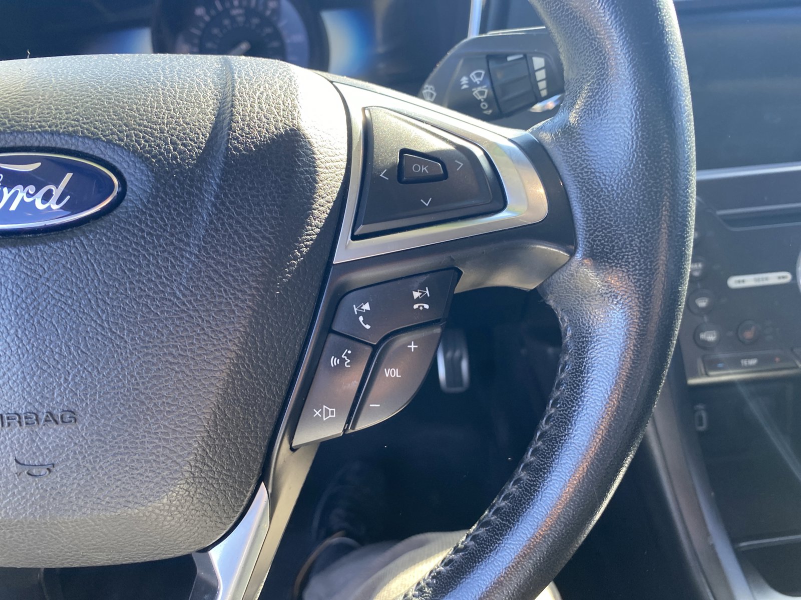 Used 2018 Ford Fusion Titanium image 12
