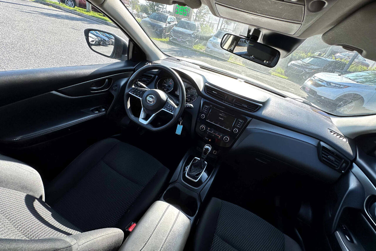 Used 2021 Nissan Rogue Sport S image 15