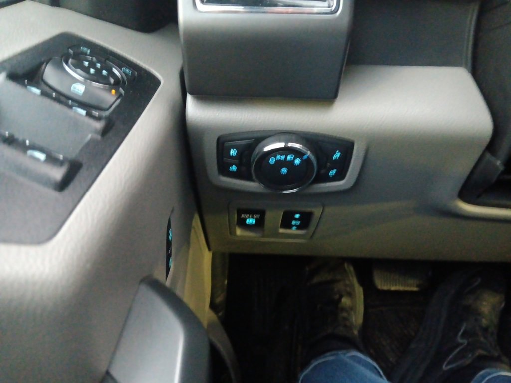 Used 2018 Ford F150 XLT w/ Equipment Group 302A Luxury image 28