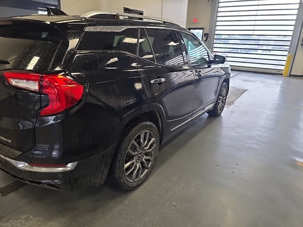 Used 2024 GMC Terrain Denali w/ Black Diamond Edition AWD/4WD image 3