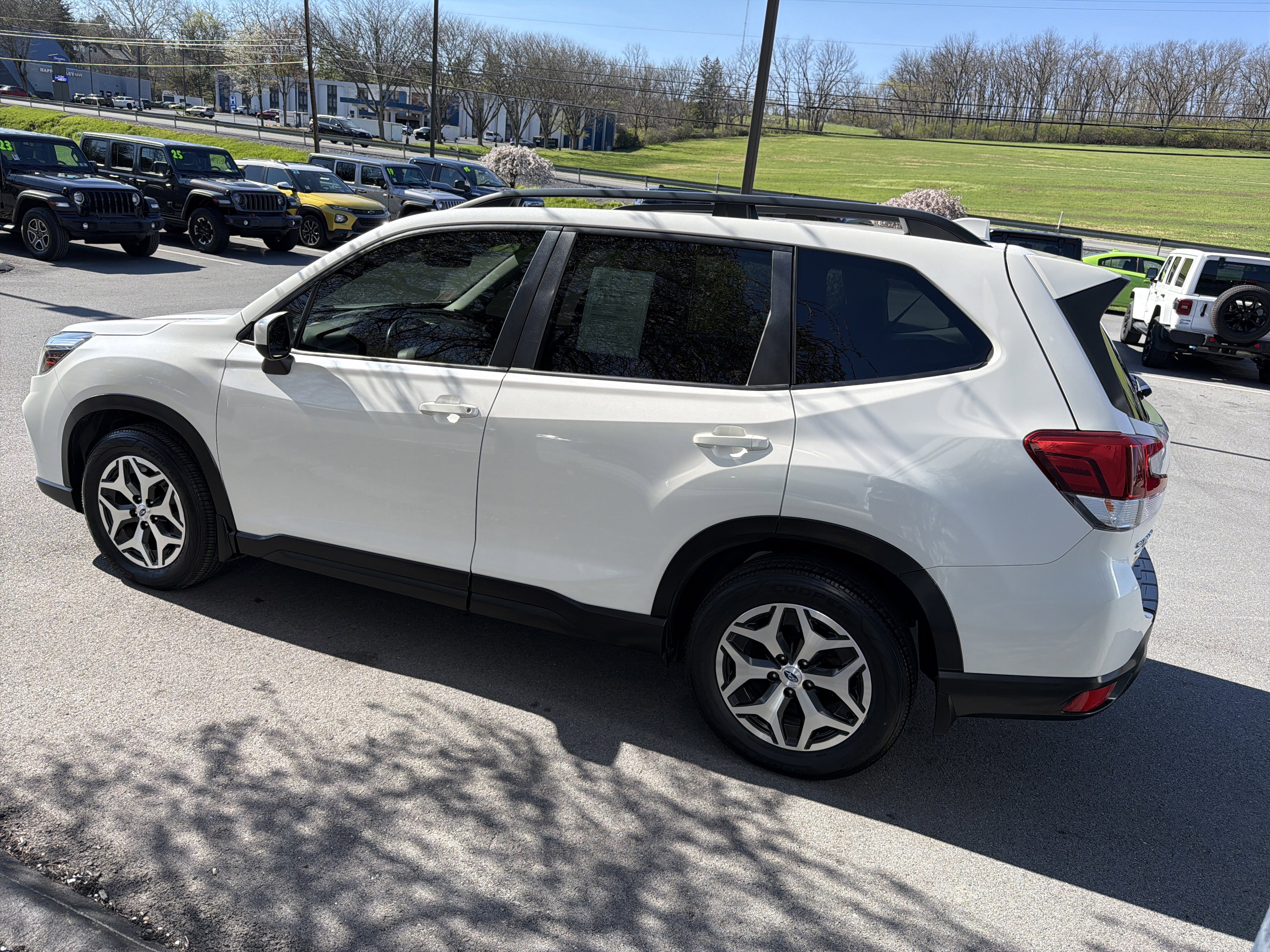 Used 2020 Subaru Forester Premium AWD/4WD image 6