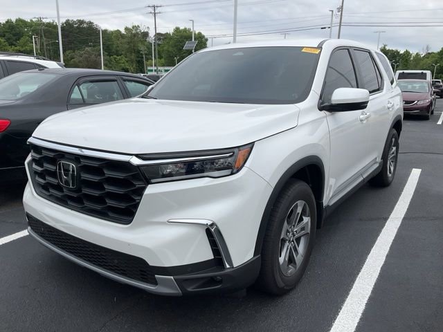 Used 2025 Honda Pilot EX-L image 11