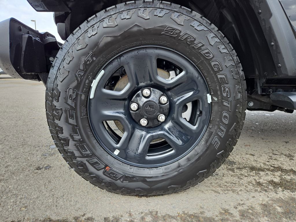 Used 2025 Jeep Gladiator Sport image 10