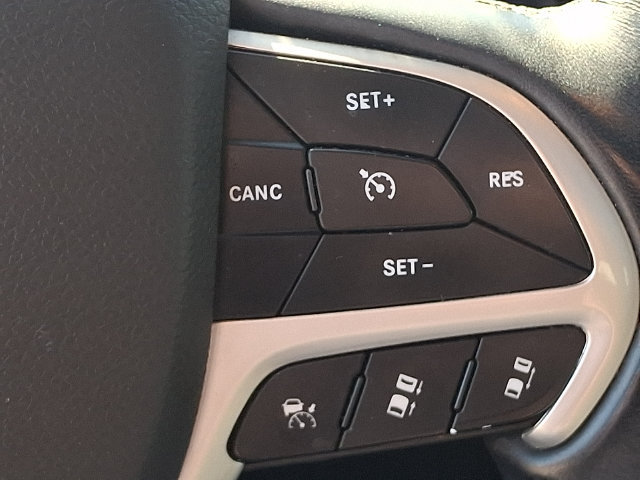 Used 2019 Jeep Grand Cherokee Summit AWD/4WD image 22