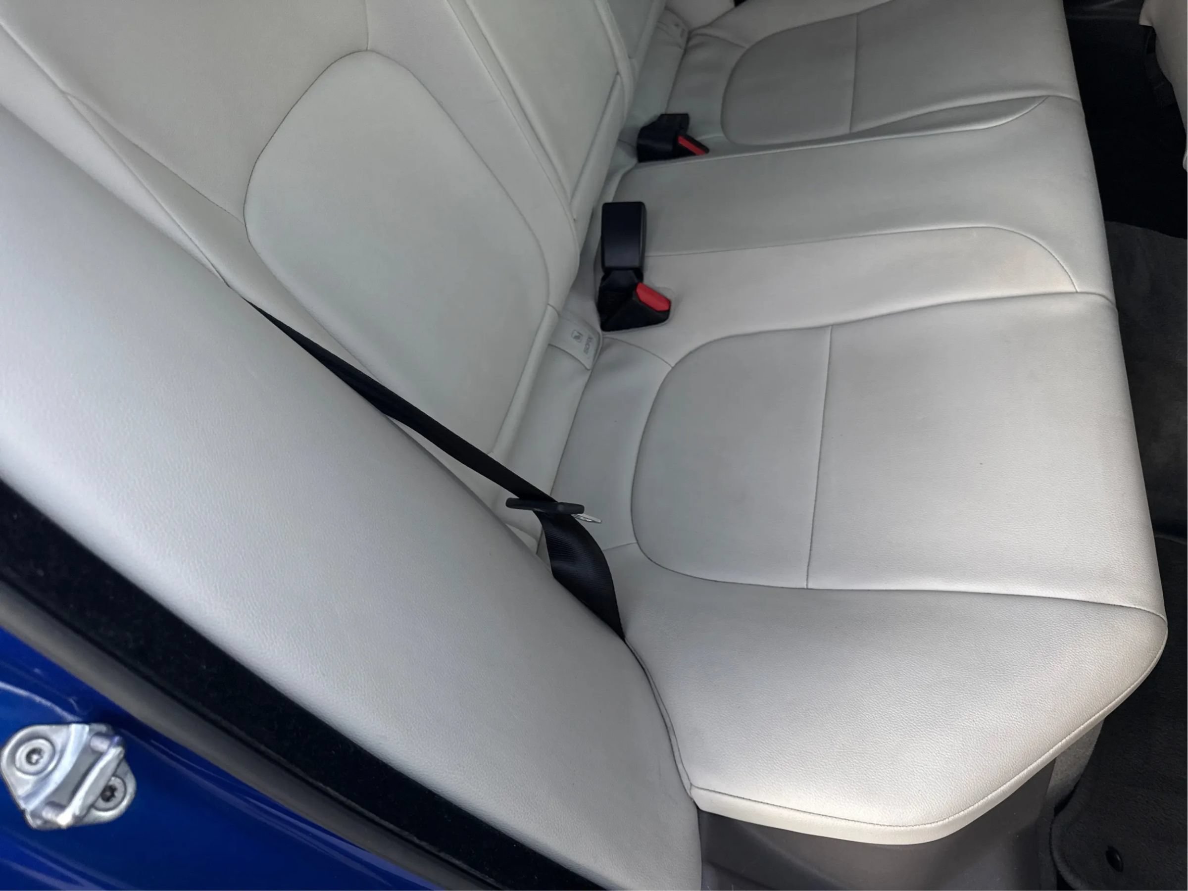 Used 2017 Jaguar XE Premium RWD image 23
