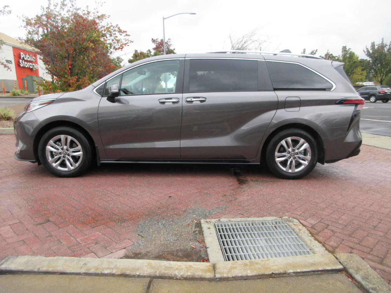 Used 2024 Toyota Sienna Limited AWD image 68