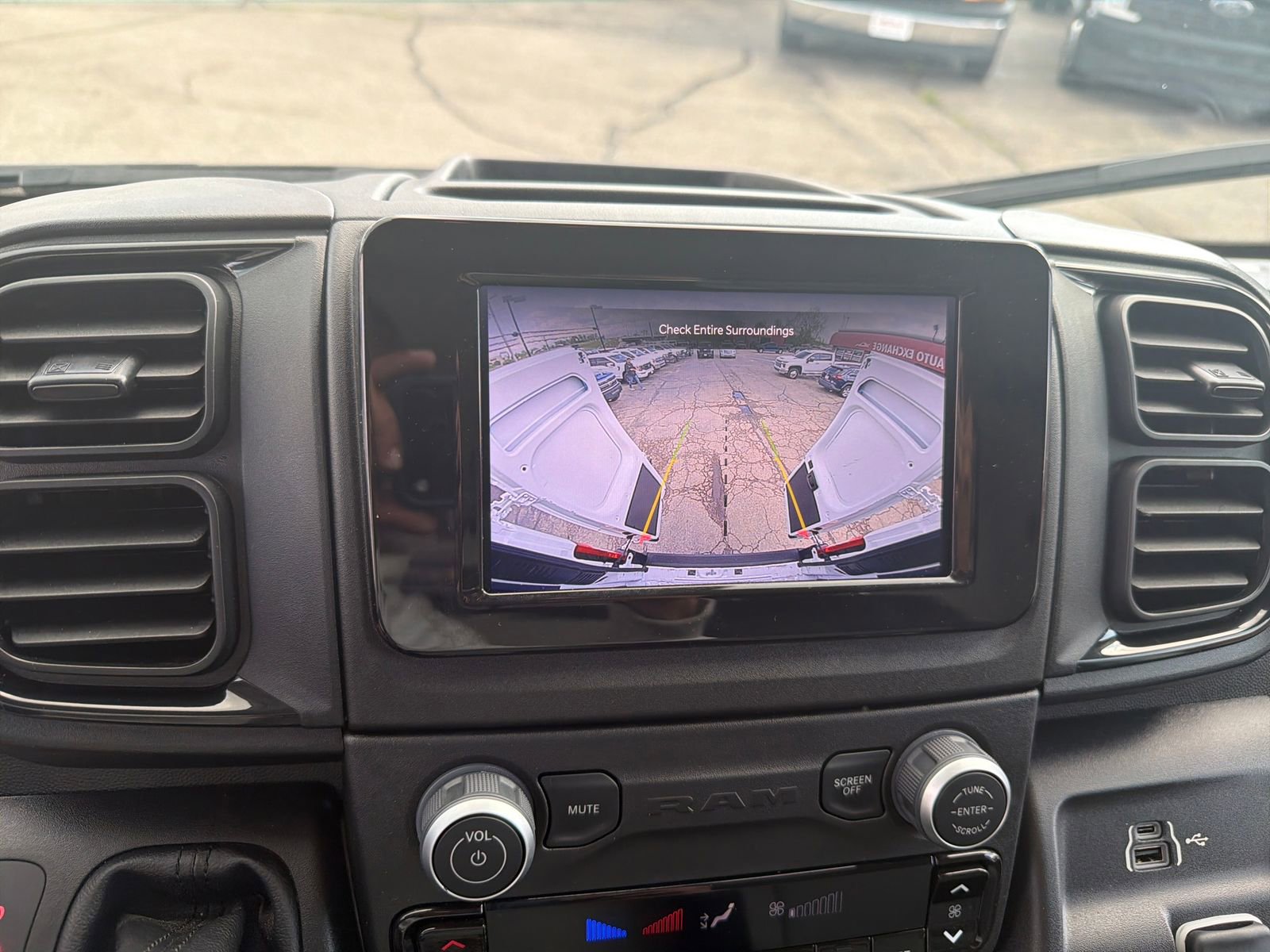 Used 2025 RAM ProMaster 3500 w/ Convenience Group FWD image 21