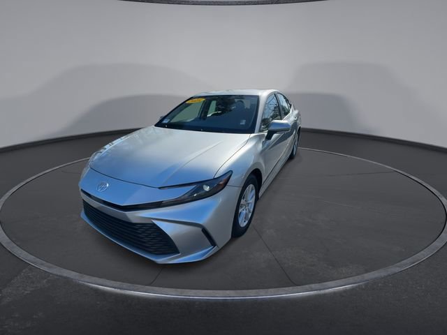 Used 2025 Toyota Camry LE image 7