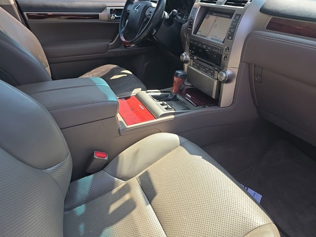 Used 2011 Lexus GX 460 w/ Comfort Plus Pkg image 18