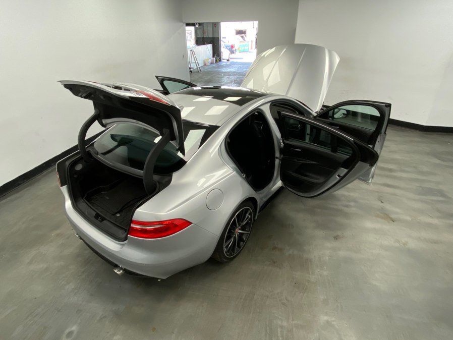 Used 2018 Jaguar XE S image 53