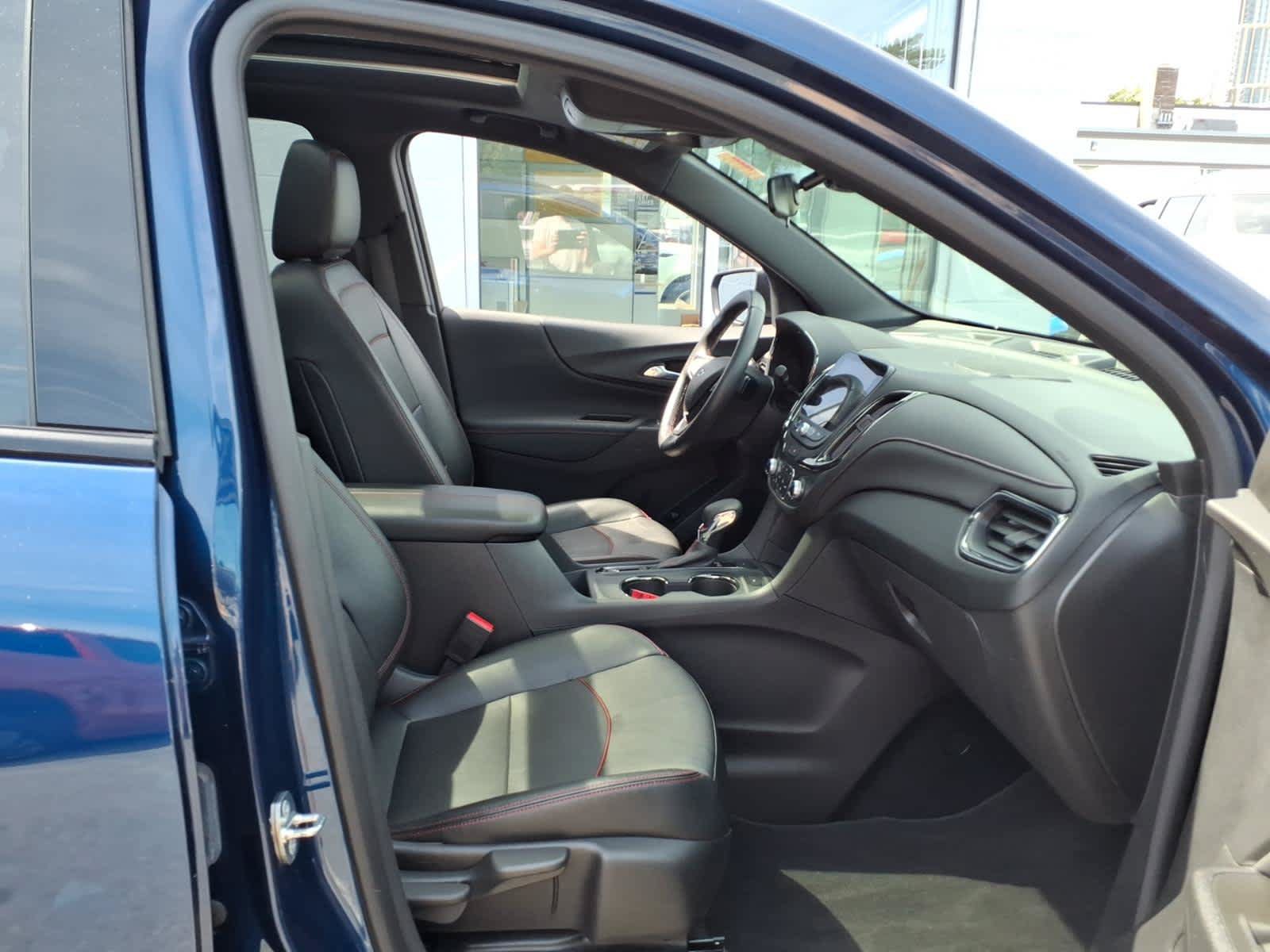 Used 2022 Chevrolet Equinox RS w/ RS Leather Package AWD/4WD image 21