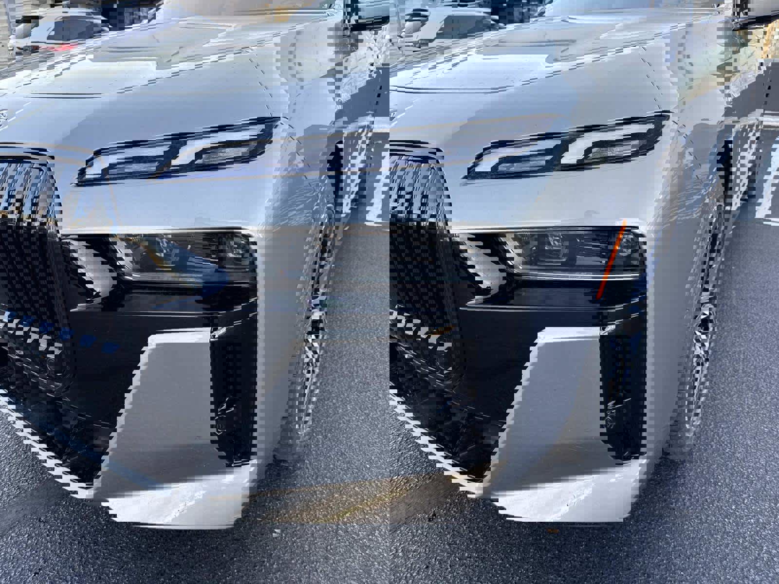 Certified 2023 BMW 740i image 9