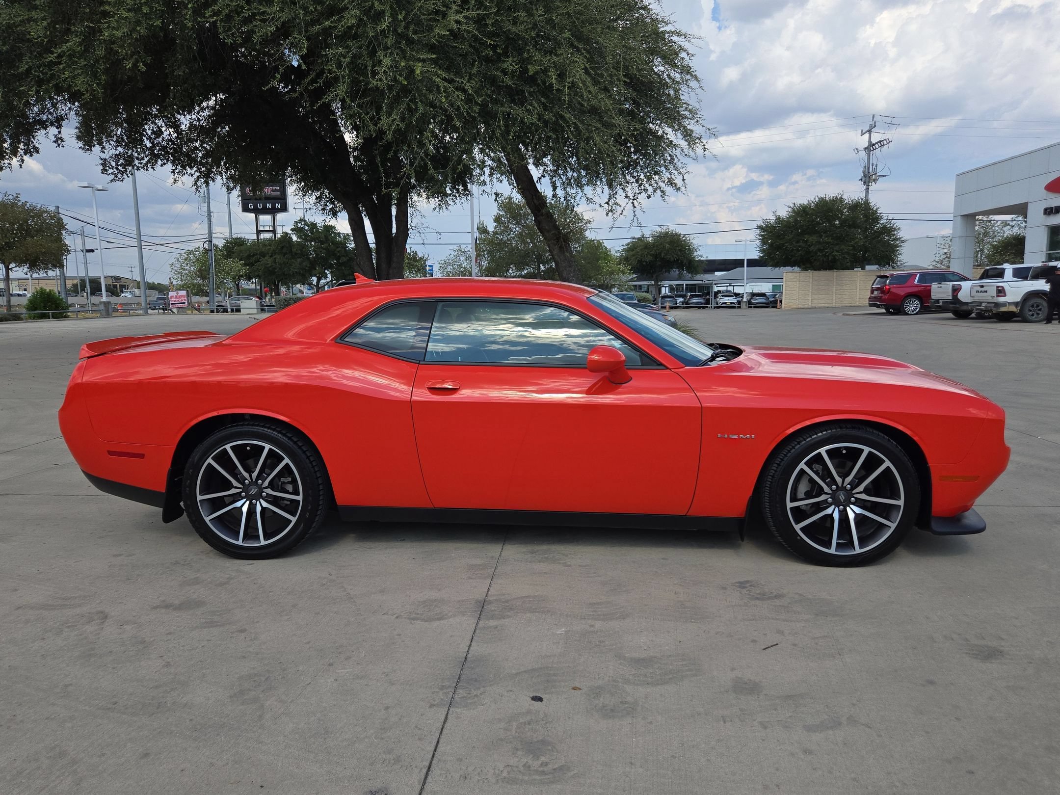 Used 2022 Dodge Challenger R/T w/ Plus Package RWD image 2