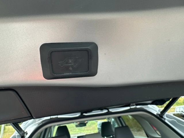 Used 2021 Toyota RAV4 XLE Premium AWD/4WD image 21