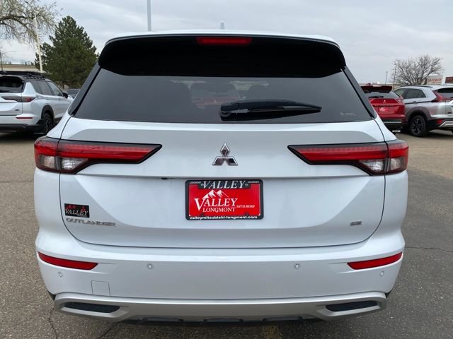 Used 2023 Mitsubishi Outlander SE image 4