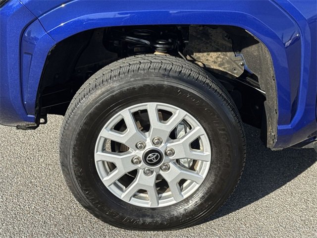 Certified 2025 Toyota Tacoma SR5 image 21