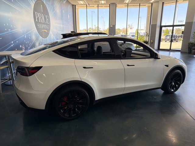Used 2025 Tesla Model Y Long Range image 2