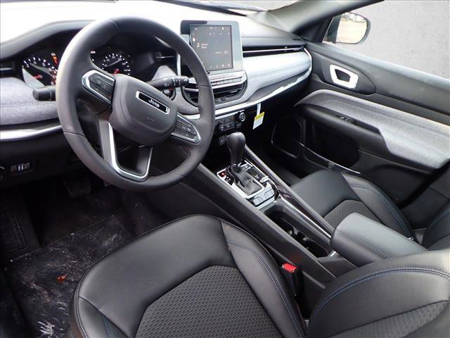 New 2026 Jeep Compass Latitude image 11