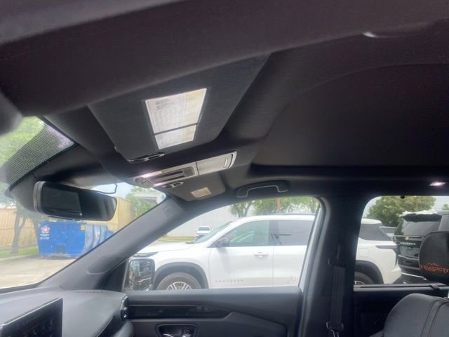 Used 2025 Honda Pilot TrailSport image 29
