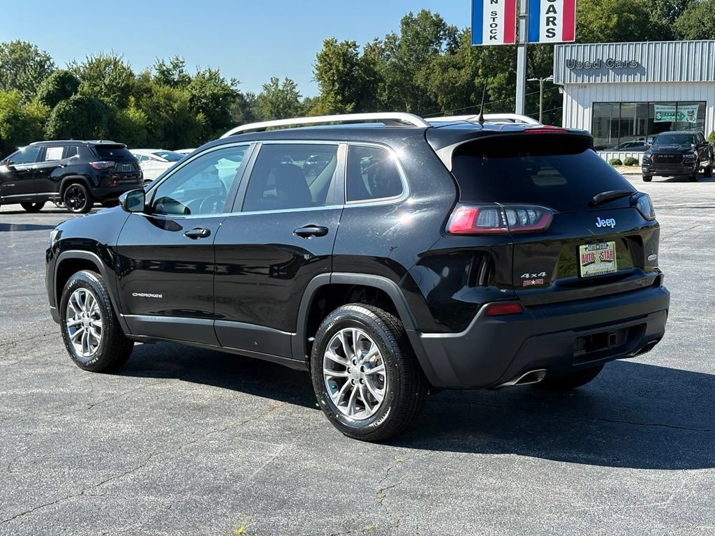 Used 2019 Jeep Cherokee Latitude Plus w/ Cold Weather Group AWD/4WD image 5