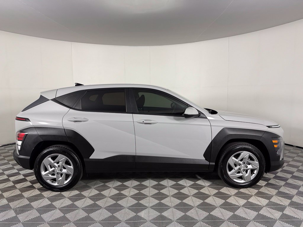 Used 2026 Hyundai Kona SE FWD image 7