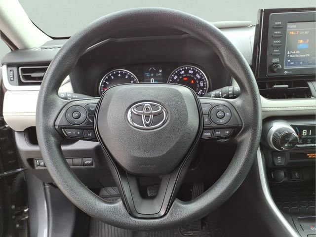 Used 2022 Toyota RAV4 XLE w/ Convenience Package image 16