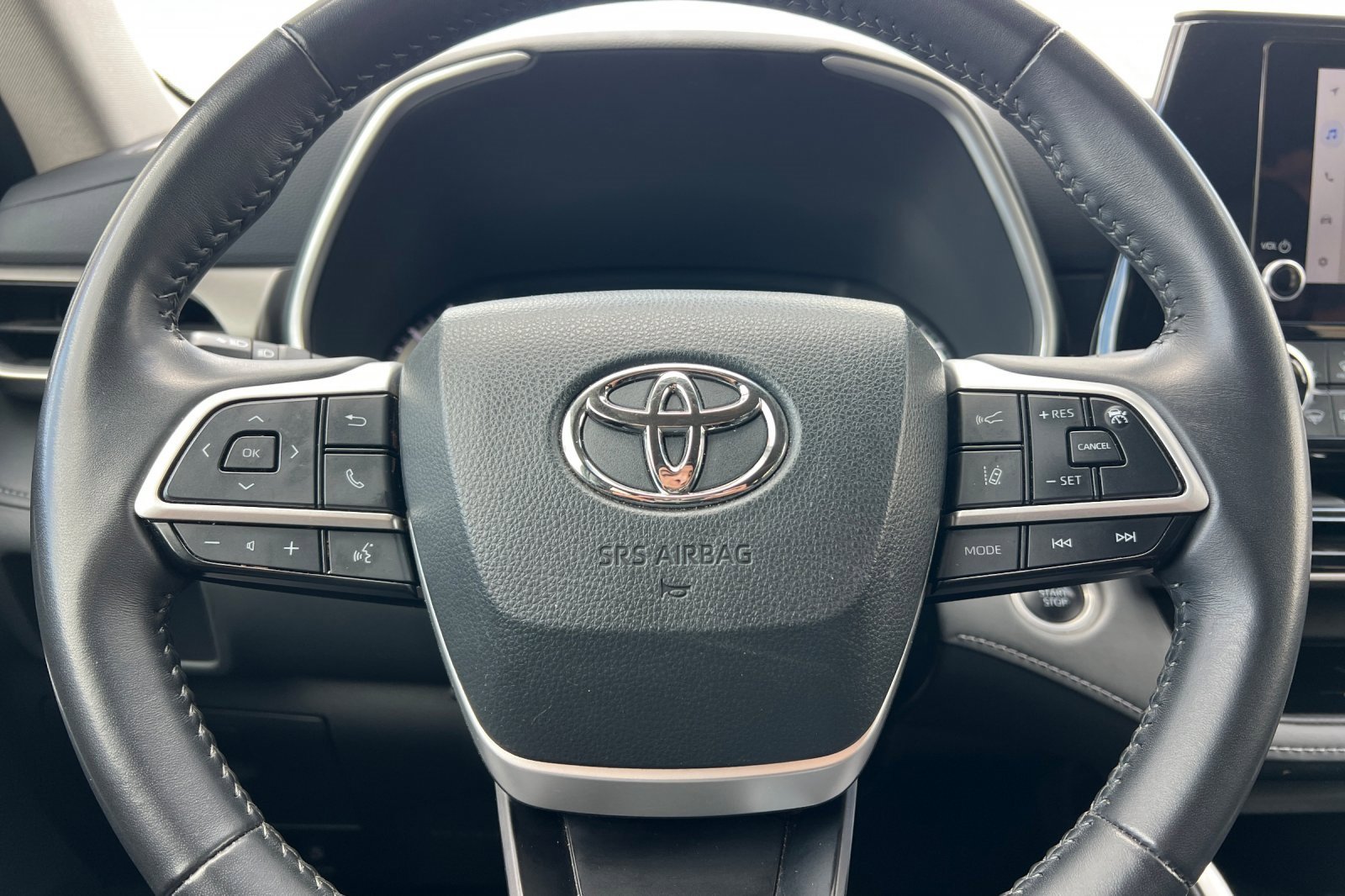 Used 2024 Toyota Highlander XLE image 34