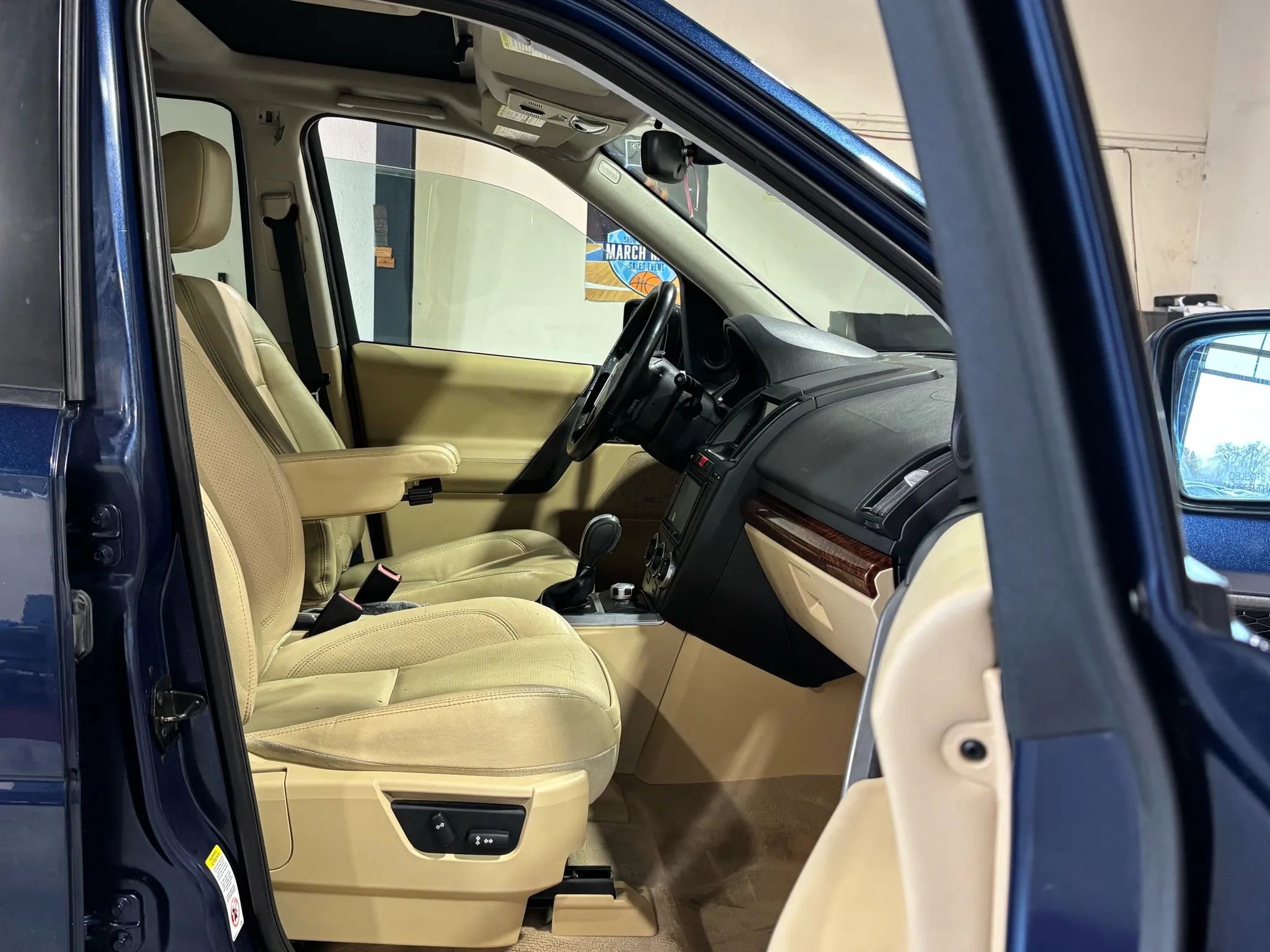Used 2008 Land Rover LR2 HSE image 13