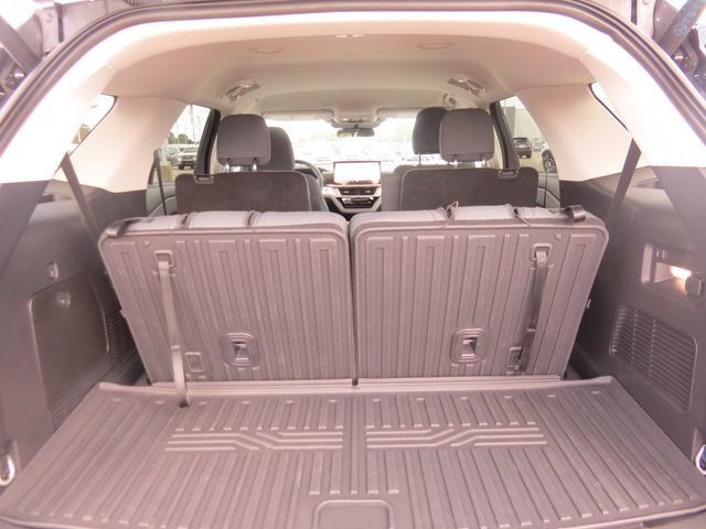 Used 2025 Ford Explorer Active RWD image 12
