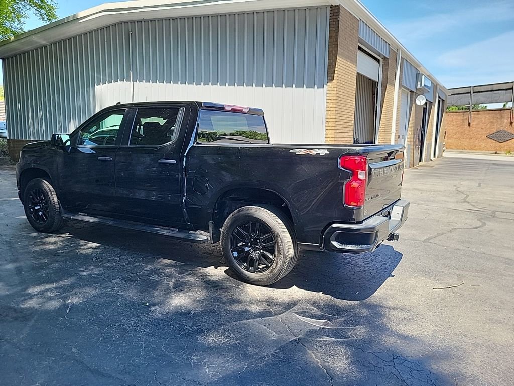 Used 2019 Chevrolet Silverado 1500 Custom w/ Custom Value Package AWD/4WD image 9