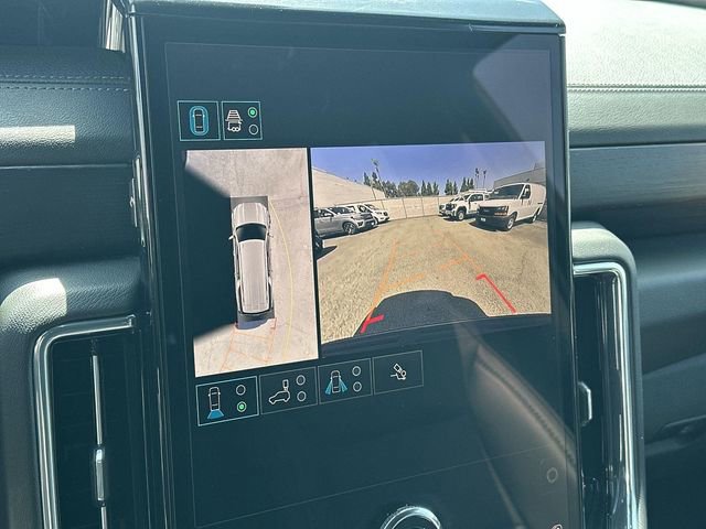 Used 2025 GMC Yukon XL Denali AWD/4WD image 14