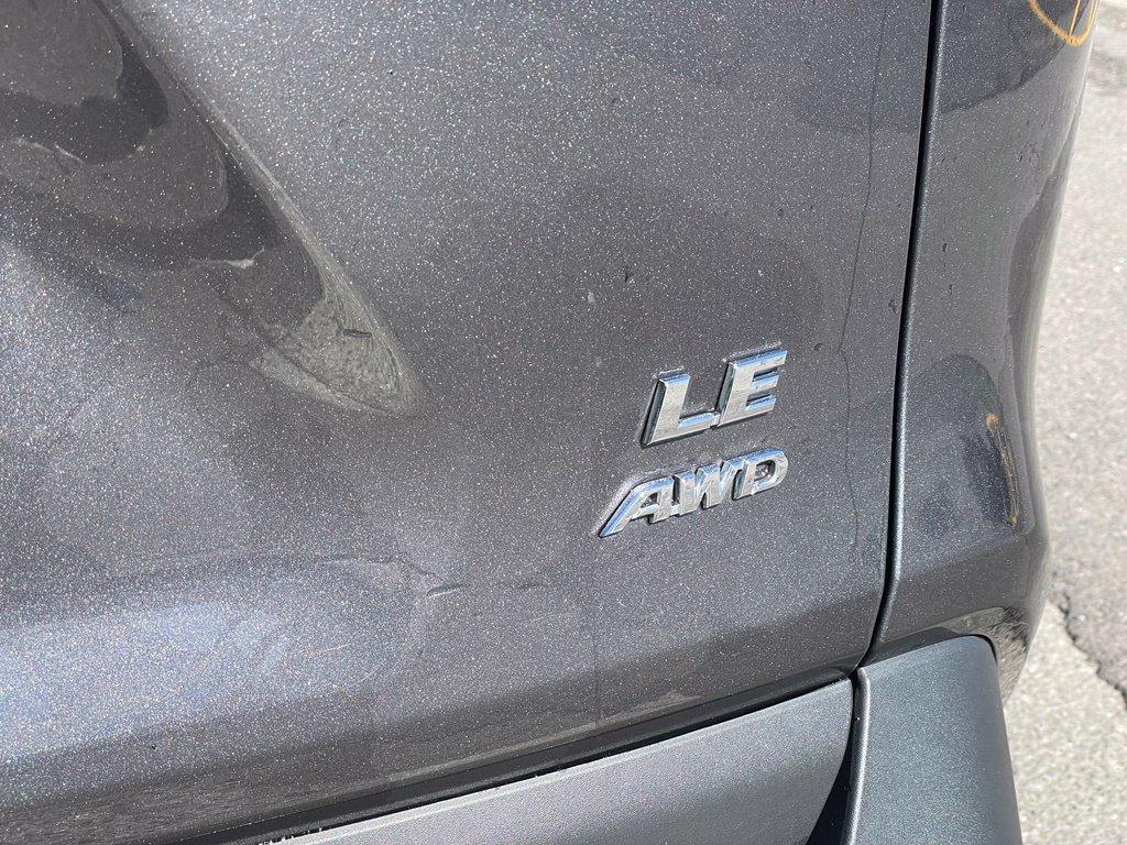 Used 2025 Toyota RAV4 LE AWD/4WD image 31