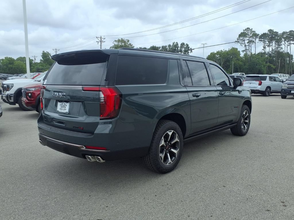 New 2026 GMC Yukon XL AT4 Ultimate w/ LPO, Illumination Package AWD/4WD image 2