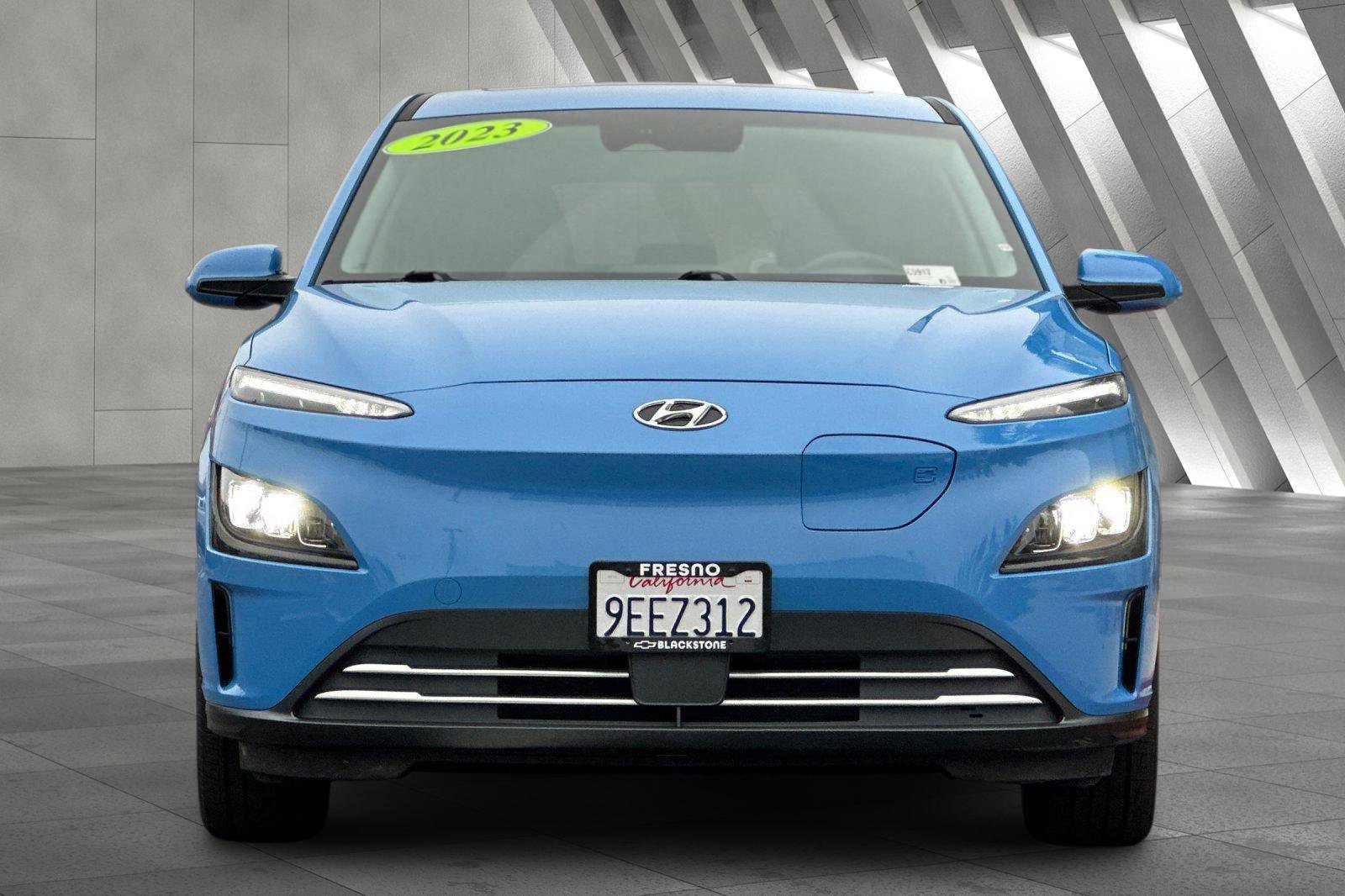 Used 2023 Hyundai Kona Limited w/ Cargo Package image 9