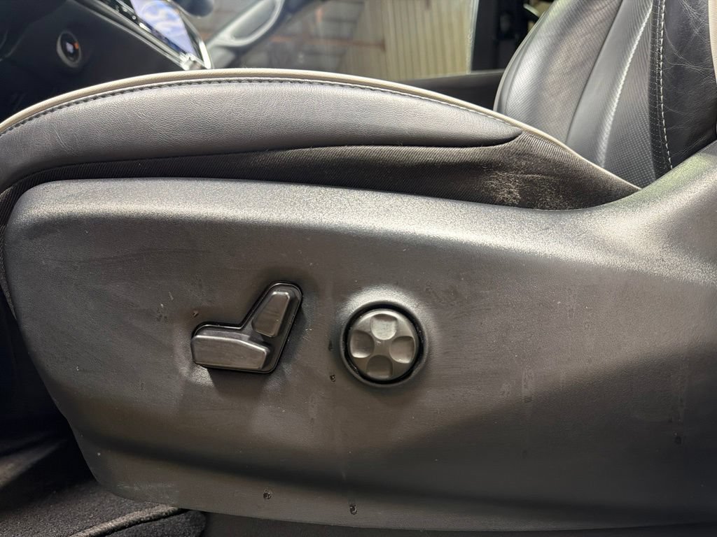 Used 2025 Chrysler Pacifica Limited FWD image 14