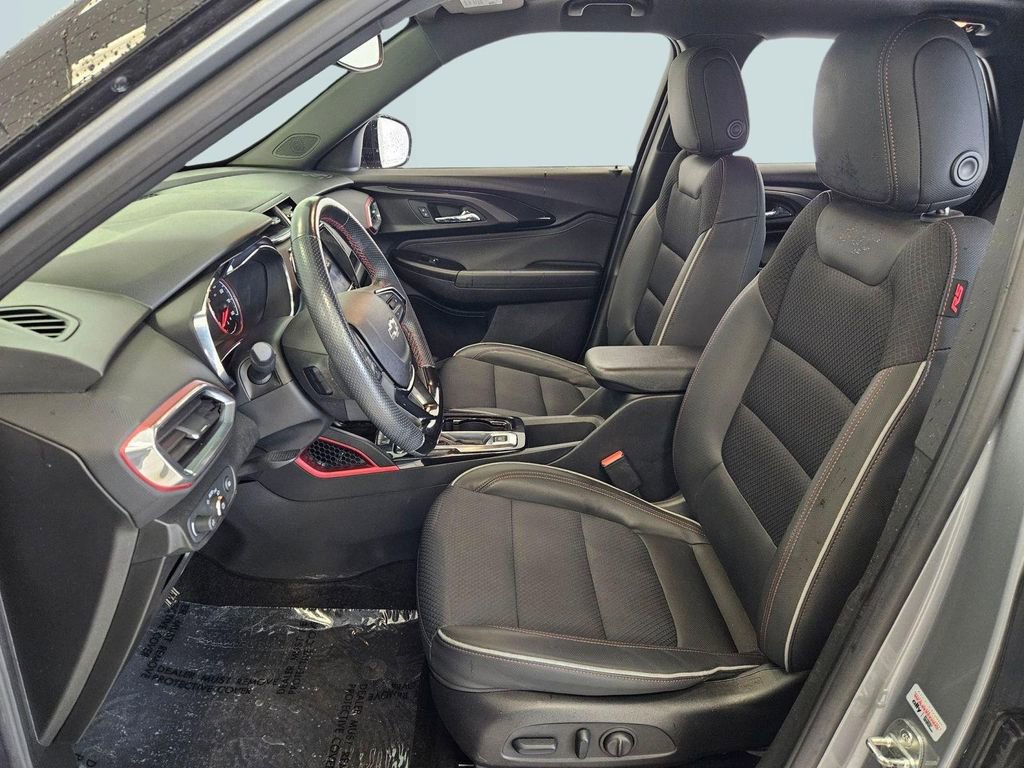 Used 2023 Chevrolet TrailBlazer RS w/ Sun and Liftgate Package image 22