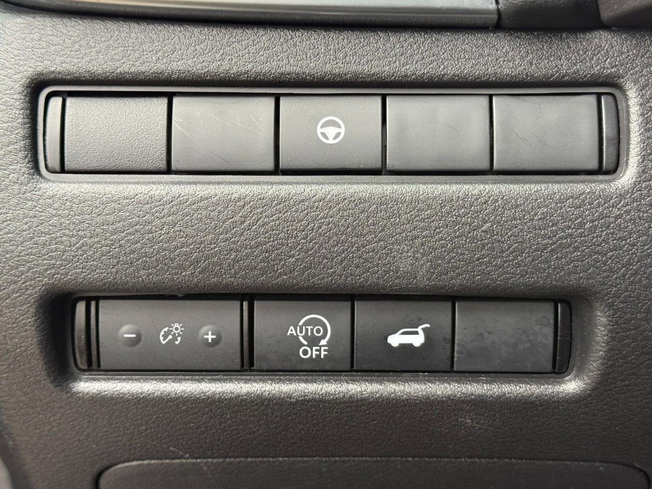 Used 2024 Nissan Rogue SV image 22