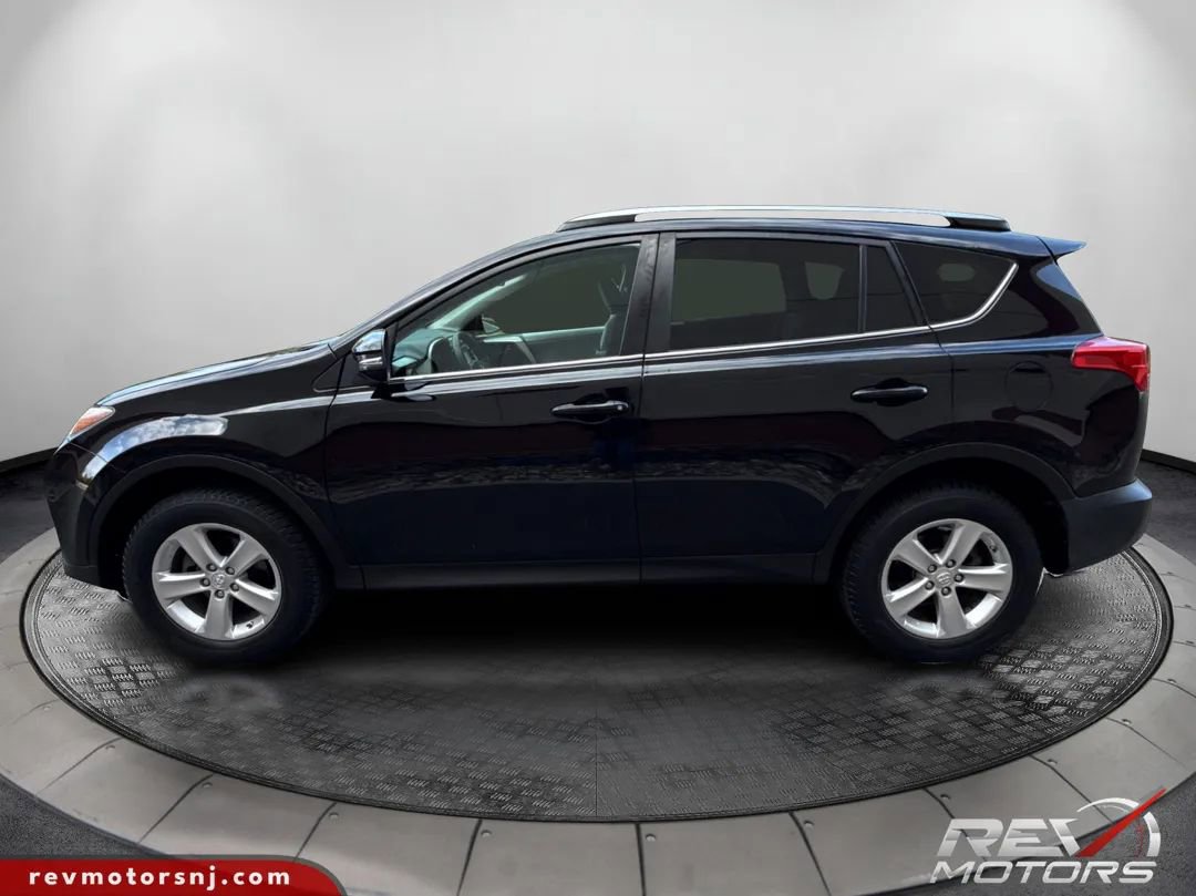 Used 2013 Toyota RAV4 XLE AWD/4WD image 2